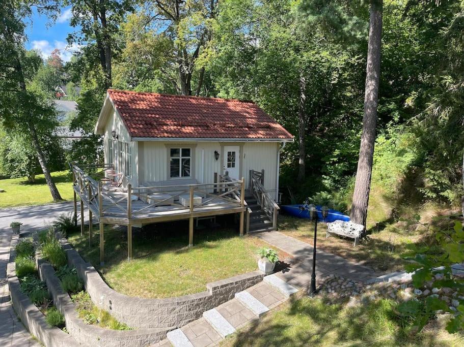Cozy Cabin, Neighbour To Lake & National Park Tyreso Exterior foto