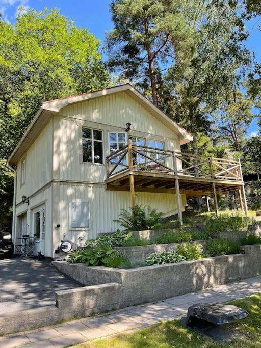 Cozy Cabin, Neighbour To Lake & National Park Tyreso Exterior foto