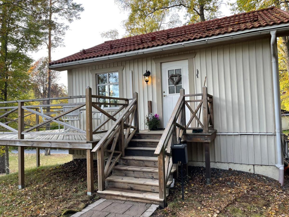 Cozy Cabin, Neighbour To Lake & National Park Tyreso Exterior foto